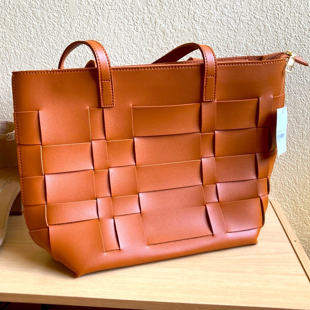 *DONATED* Faux leather woven brown handbag